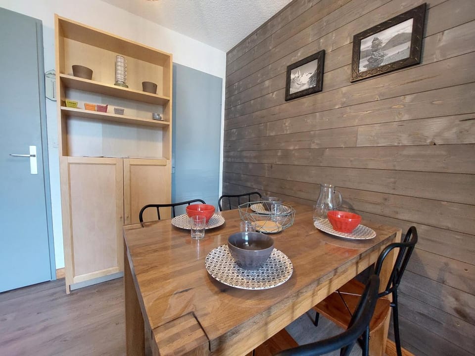 Studio 4 pers, au pied des pistes avec balcon - FR-1-516-81 Apartment in Les Deux Alpes