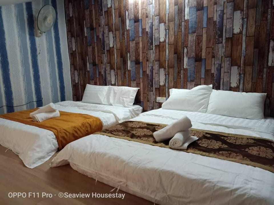 KS 88 Terrace Homestay 15Pax 4R2B nearby LotusTesco House in Selangor, Malaysia