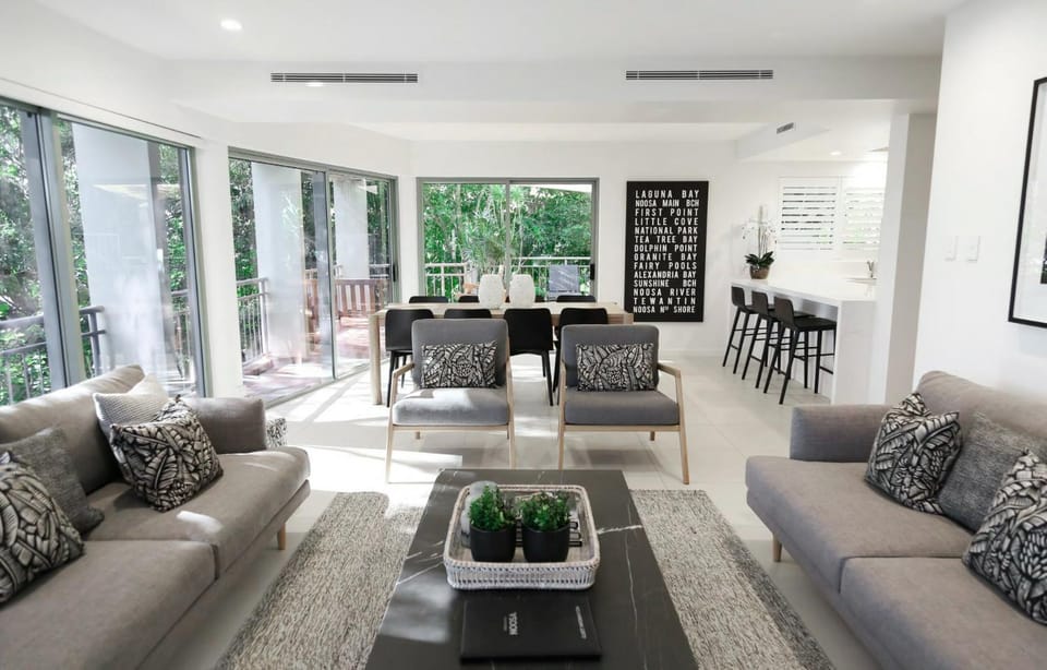 Hastings Park: Elegant Noosa Gem by the Beach Apartment in Noosa Heads