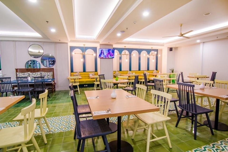 Restaurant/places to eat, Restaurant/places to eat