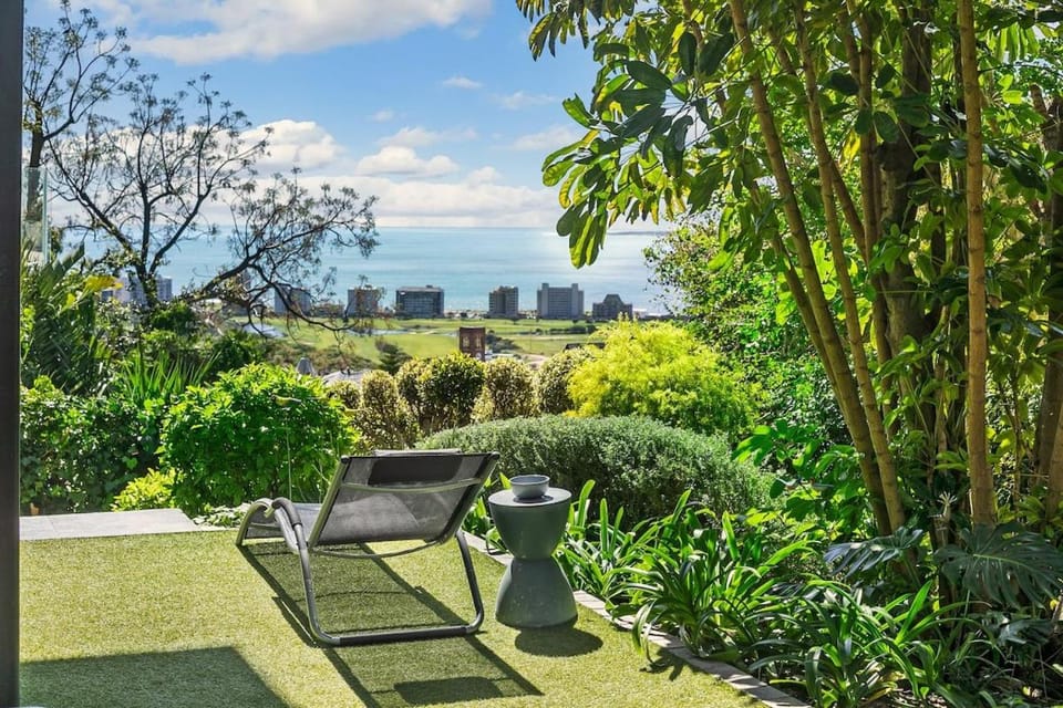 Garden, sunbed