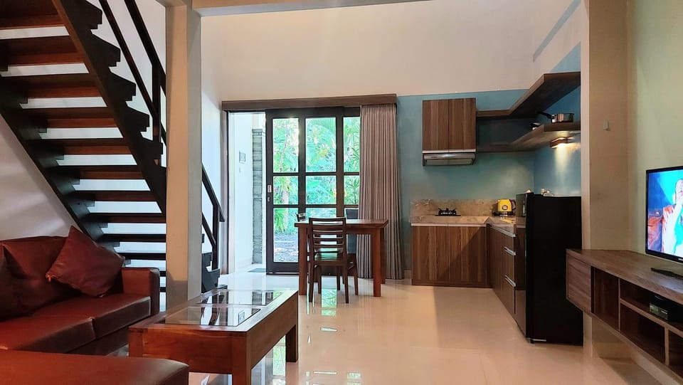 Kitchen or kitchenette, Living room