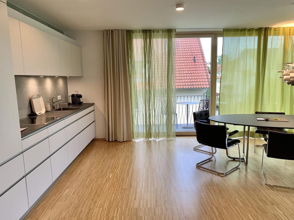 Dining area, kitchen