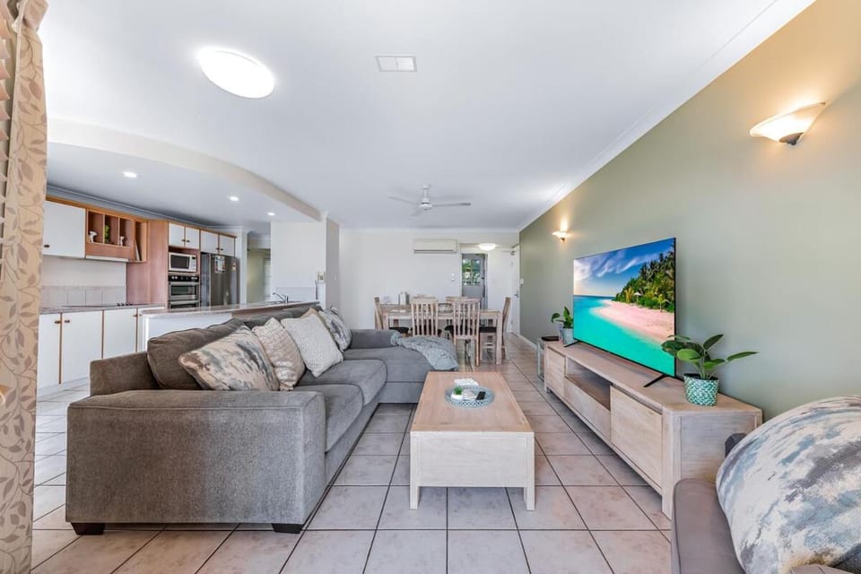 Casa Oceana - Airlie Beach Apartment in Airlie Beach