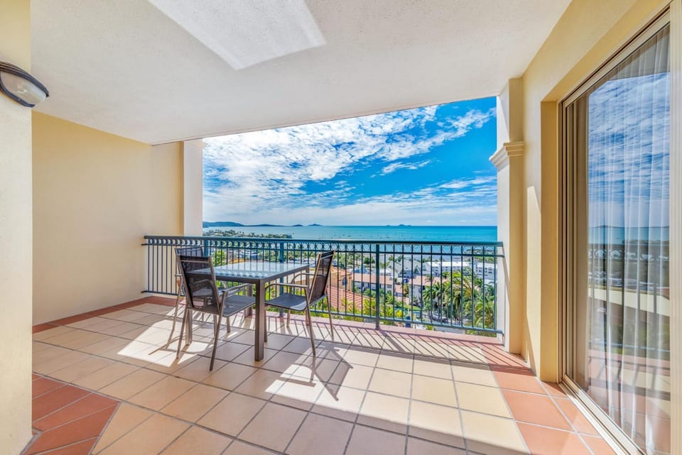 Balcony/Terrace, River view