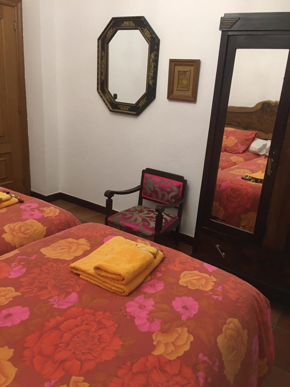 Bed, Photo of the whole room, Bedroom, wardrobe