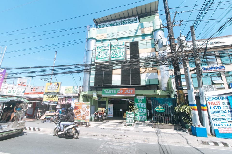 Property building, Neighbourhood, City view, Street view, Location