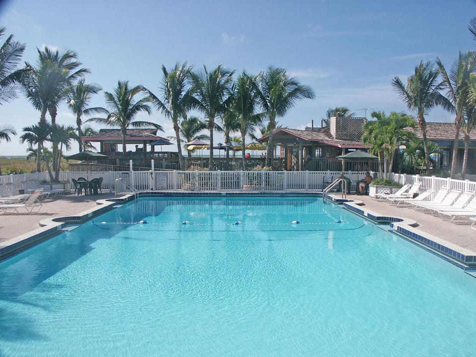 Facade/entrance, Swimming pool, Swimming pool
