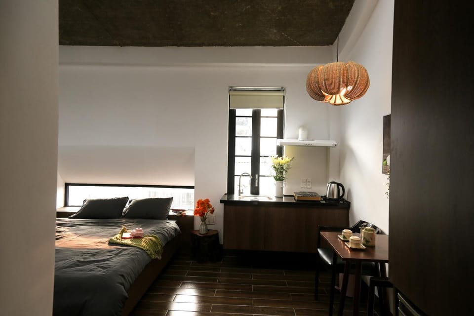 Seating area, Bedroom