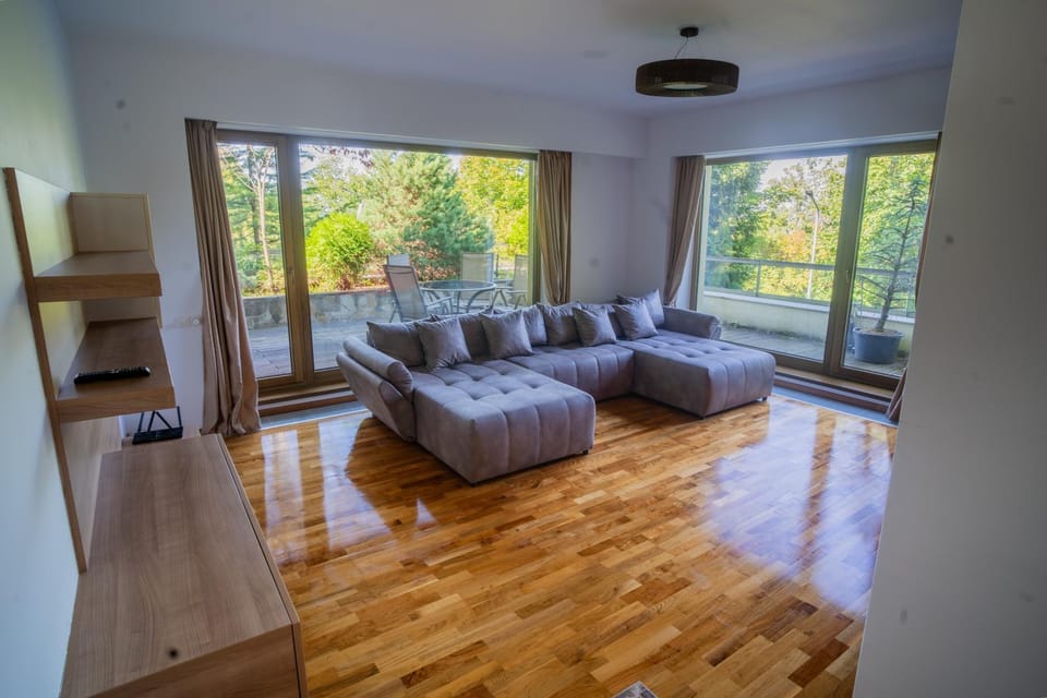 Bed, Living room, Photo of the whole room, Seating area, Bedroom