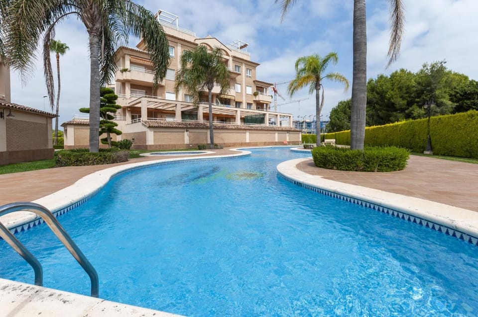 Swimming pool, Swimming pool