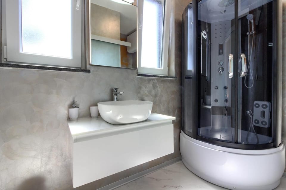 Amazing villa Sandra with pool near the beach, extra pool heating available - WiiBuk Villa in Medulin