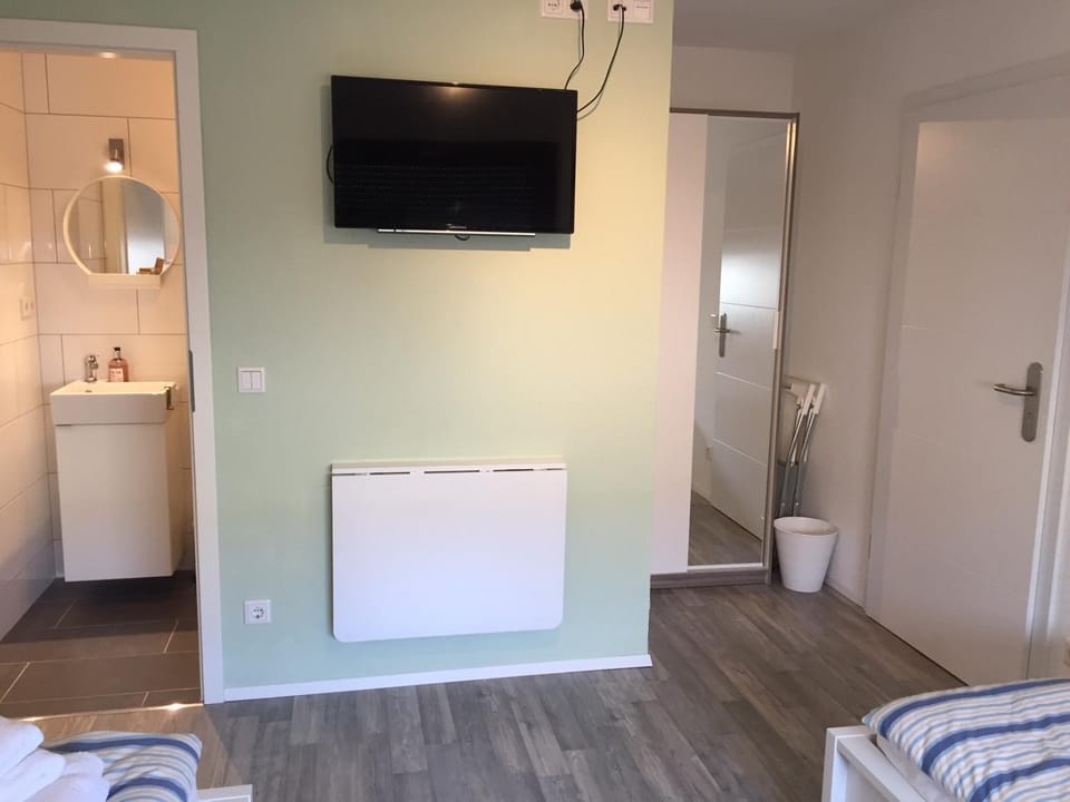 TV and multimedia, Dining area