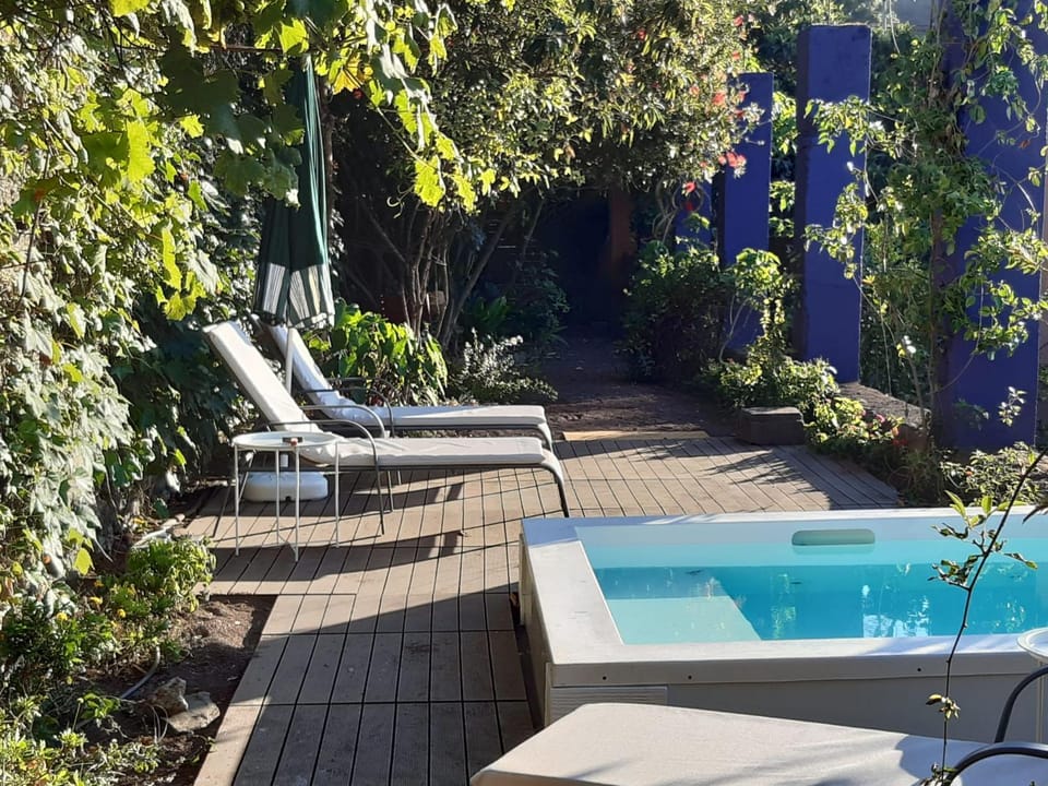 Swimming pool, Swimming pool