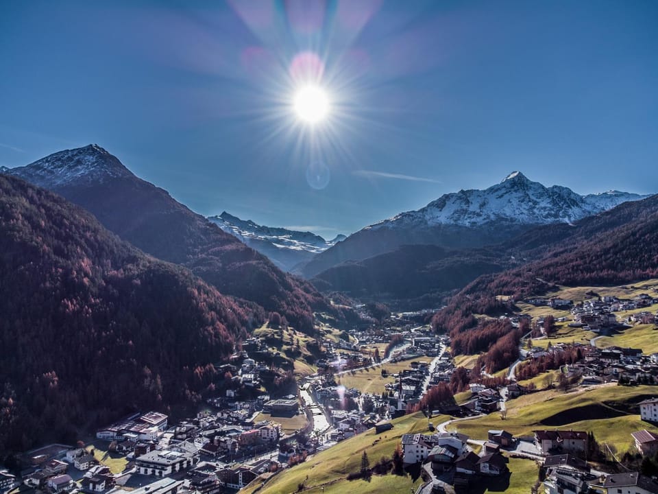 Nearby landmark, Day, Natural landscape, Mountain view