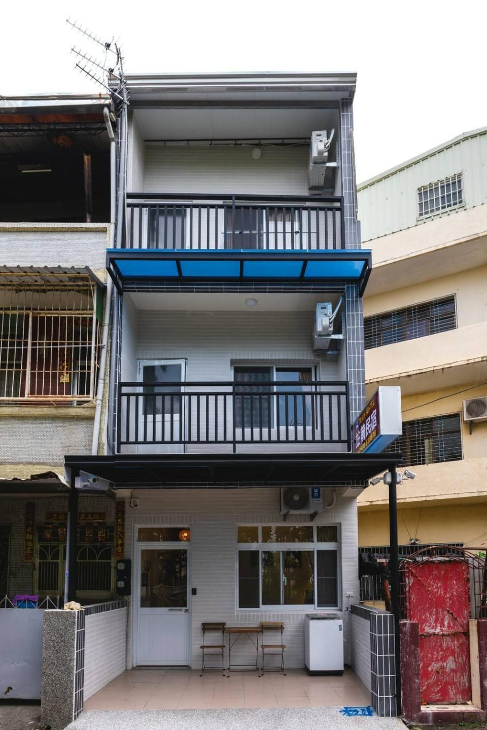 站前民宿 免費停車場 火車站 Vacation rental in Kaohsiung