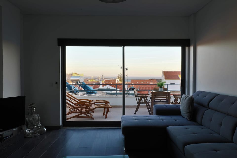 Castle in Blue Apartments-Sea View Apartment in Setubal District