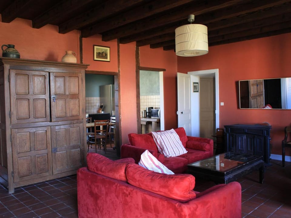 Grande ferme avec piscine privée et animaux acceptés à Chappes - FR-1-489-90 House in Auvergne-Rhône-Alpes