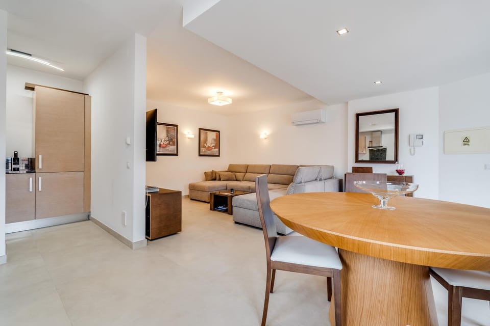 Luz casas- BayLuz apart,pool,beach, tennis, wifi,aircon Apartment in Luz