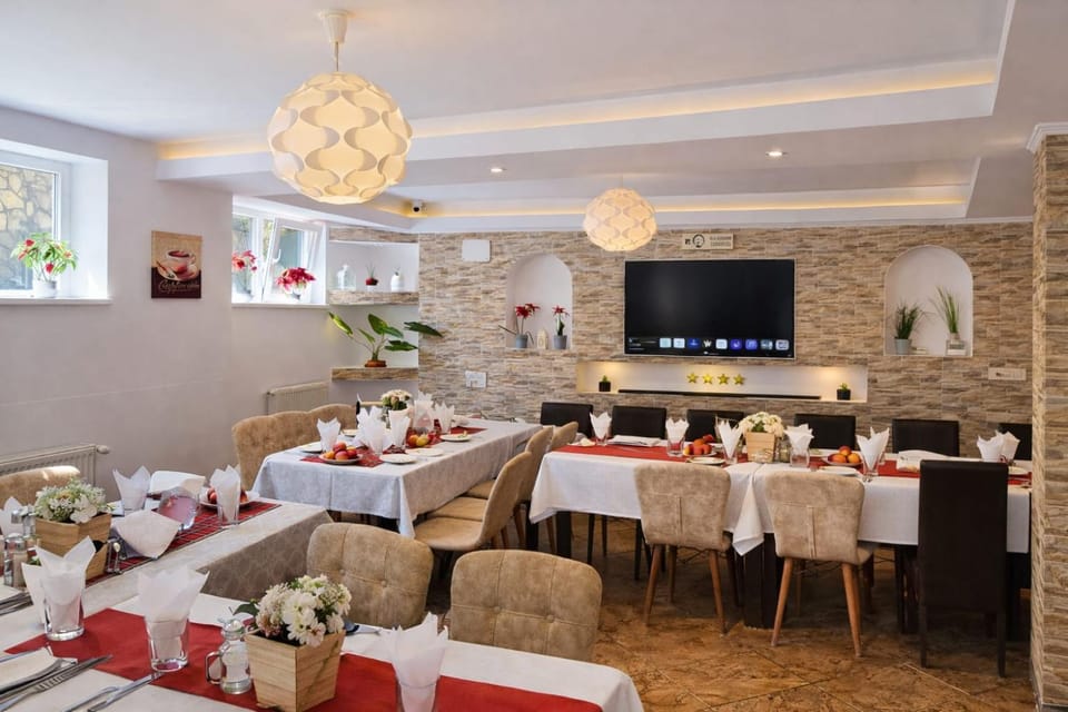 Pensiunea Clasic Bed and Breakfast in Prahova, Romania