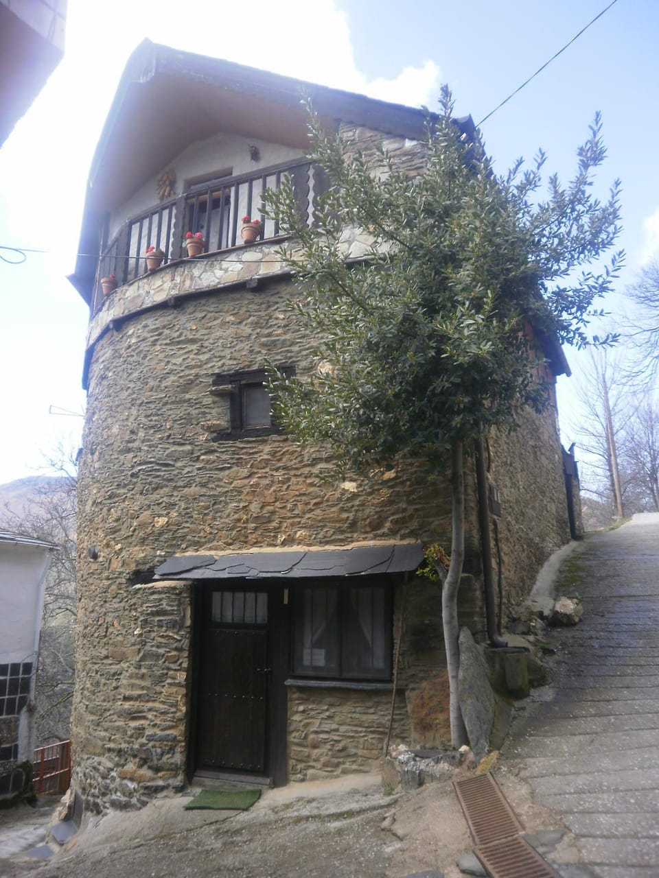 Facade/entrance