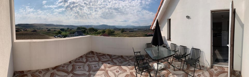 Balcony/Terrace, Mountain view