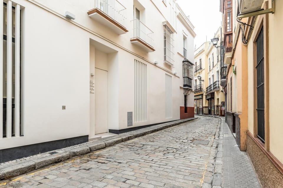 Property building, Neighbourhood, City view, Street view