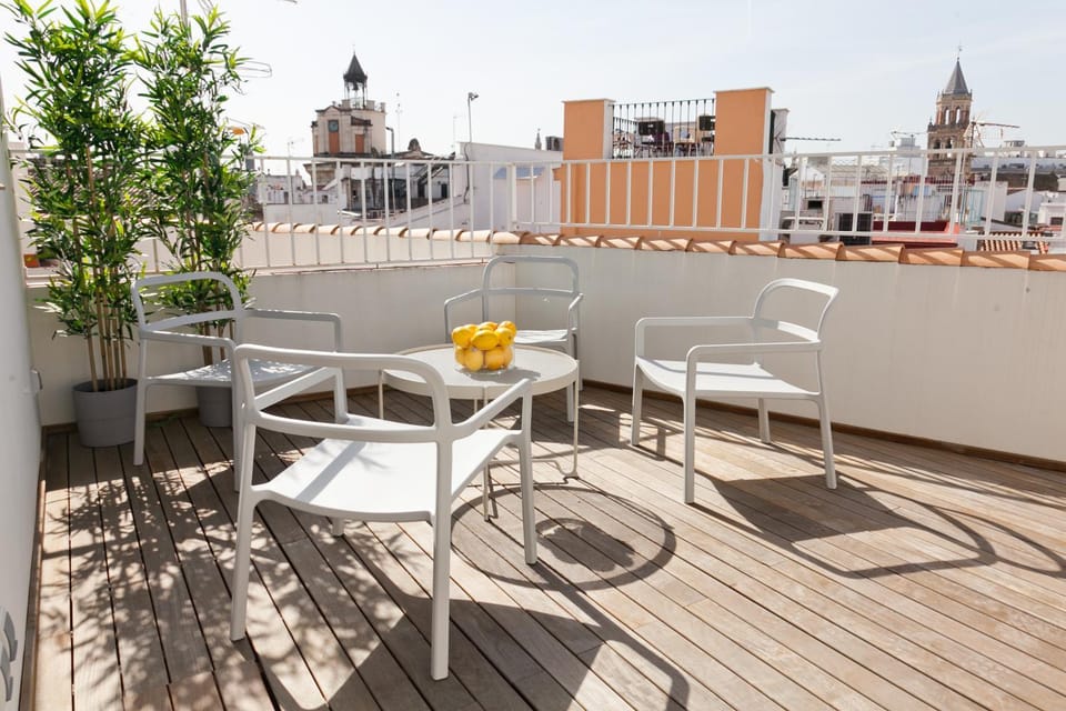 Property building, Patio, Day, Balcony/Terrace, City view