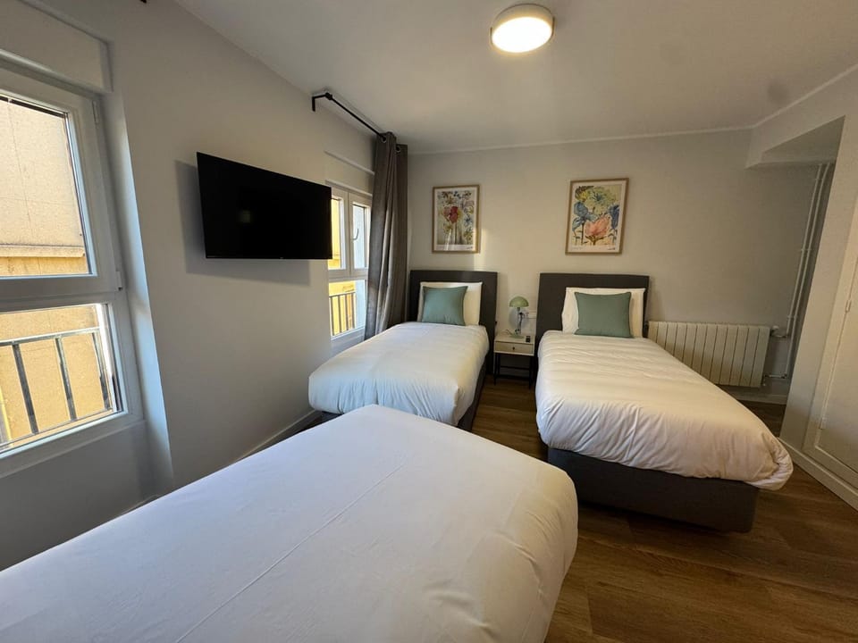 Bed, Photo of the whole room