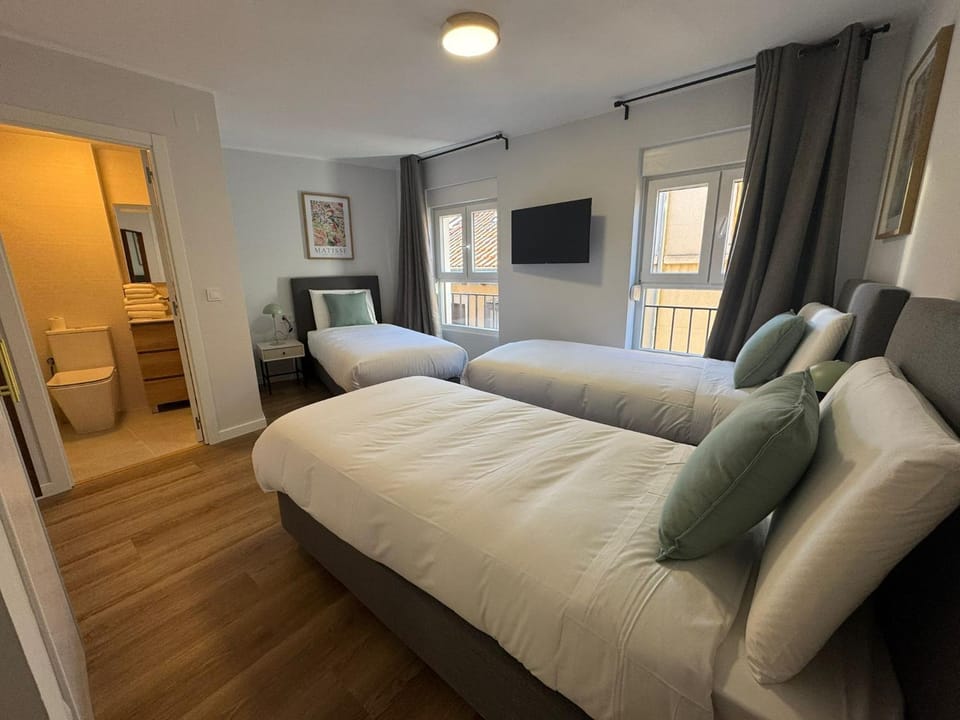 Bed, Photo of the whole room