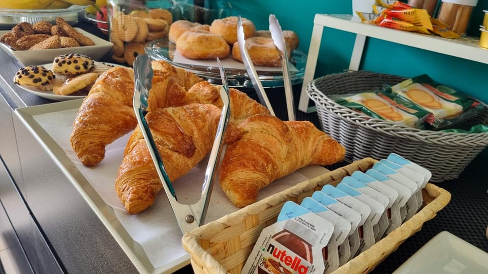 Breakfast, Buffet breakfast, Italian breakfast