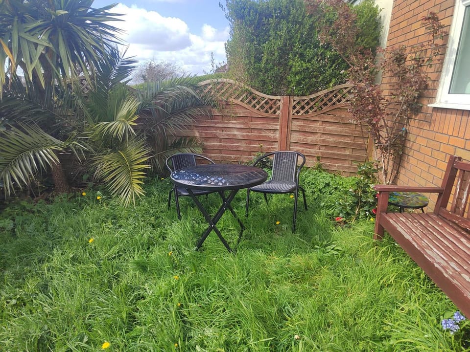 Nice double and single rooms in the quiet area with excellent shared facilities Vacation rental in Plymouth