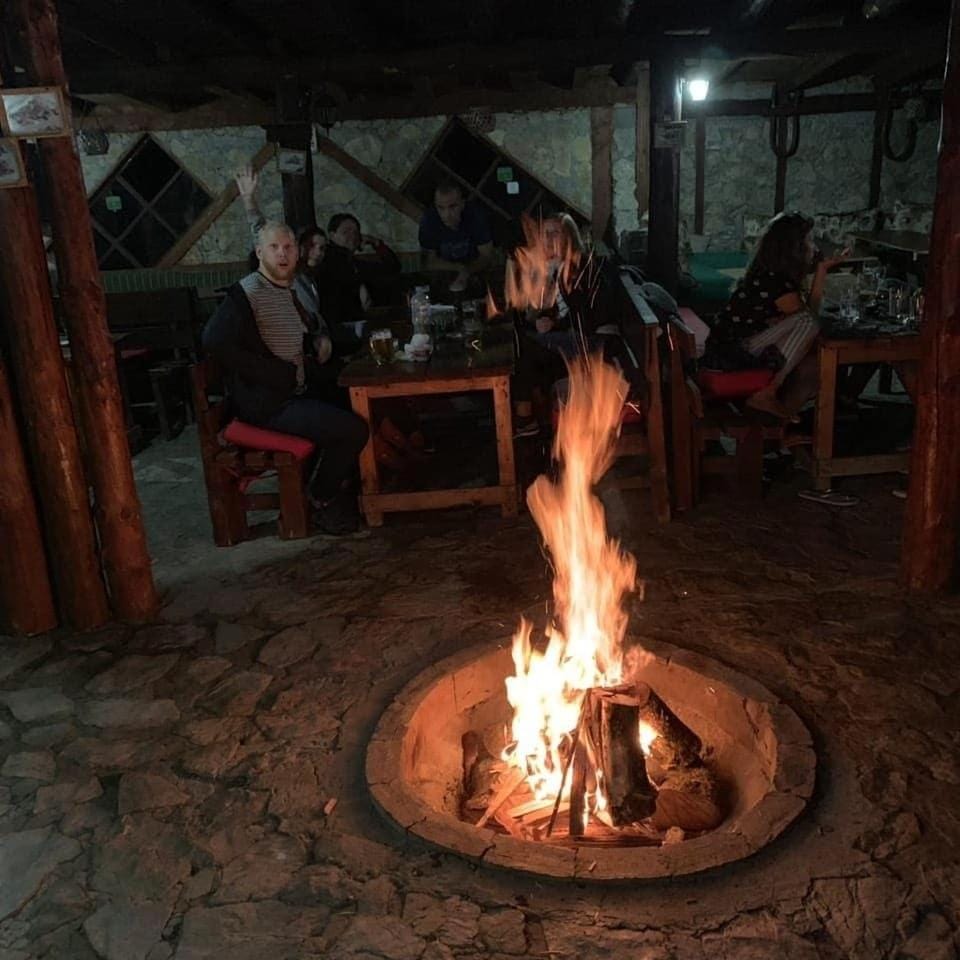 Restaurant/places to eat, Evening entertainment