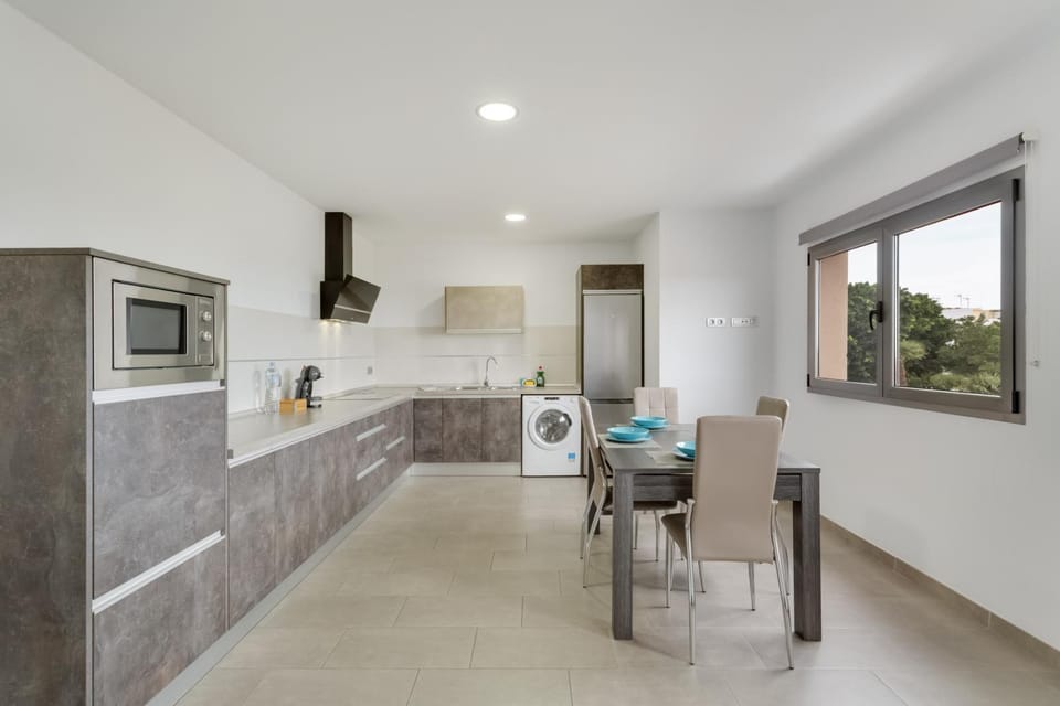 Property building, Kitchen or kitchenette, Living room