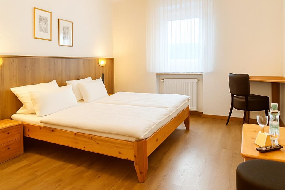 Bed, Photo of the whole room, Bedroom