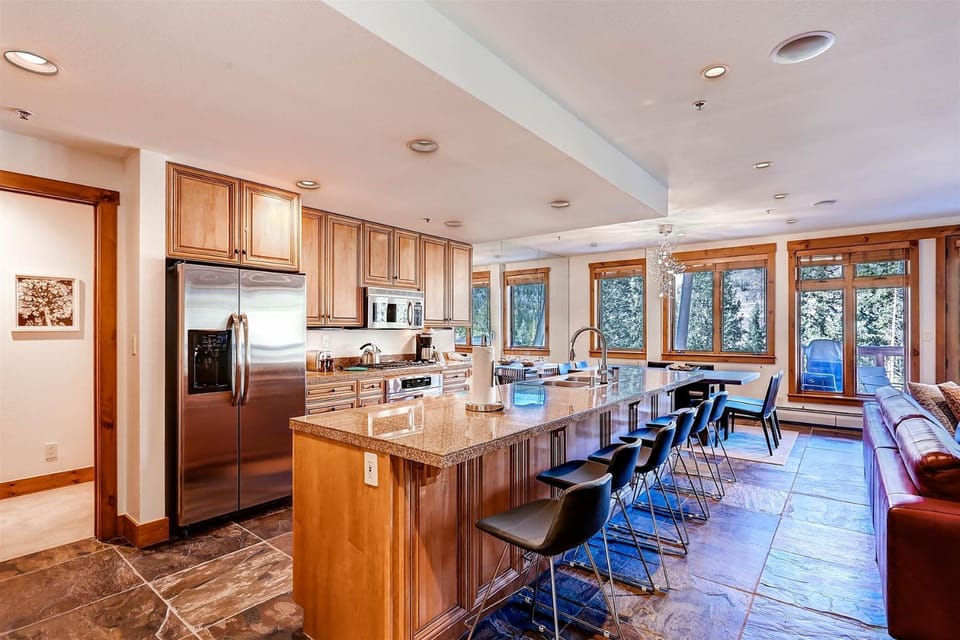 Premier 4 Bedroom Ski In, Ski Out Vacation Rental At The Timbers With The Best Access To Skiing In Keystone Apartment in Keystone