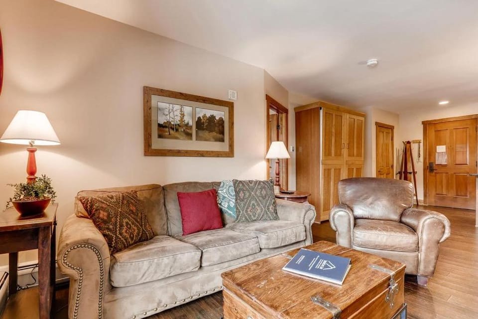 Luxury 1 Bedroom Mountain Condo In River Run Village With Expansive Mountain Views And Walking Distance To Ski Slopes Apartment in Keystone
