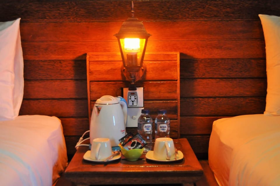 Coffee/tea facilities, Drinks, Alcoholic drinks