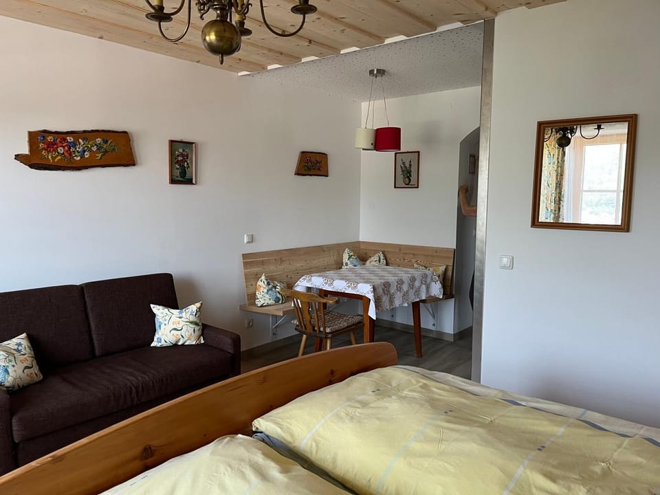 Bed, Living room, Seating area, Dining area, Bedroom