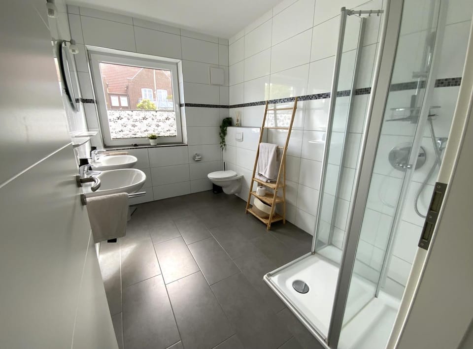 Haus am Meer Whg. 1 EG Edo-Wiemken-Str. 48, 75qm 4 Personen Apartment in Friesland