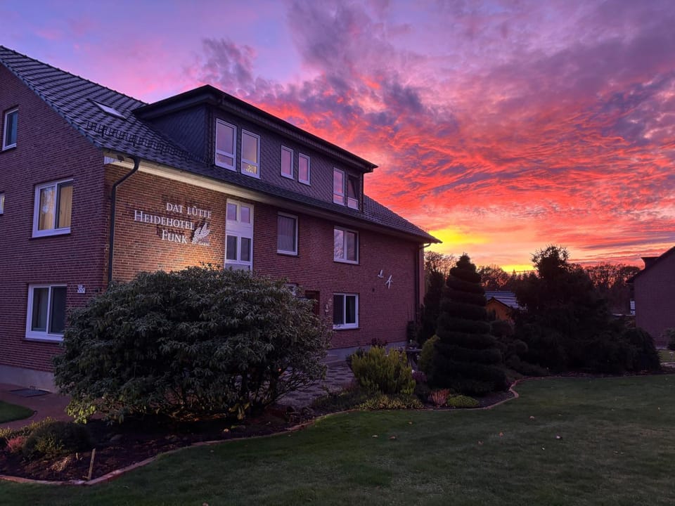 Dat lütte Heidehotel Funk - Garni Bed and Breakfast in Bispingen