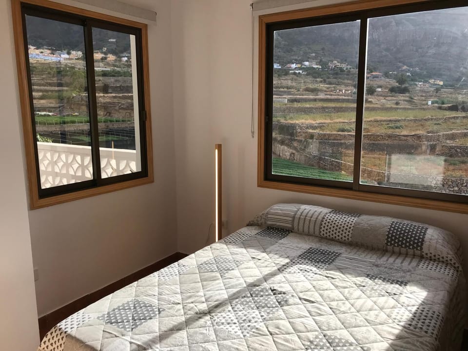 Bed, Bedroom, Mountain view