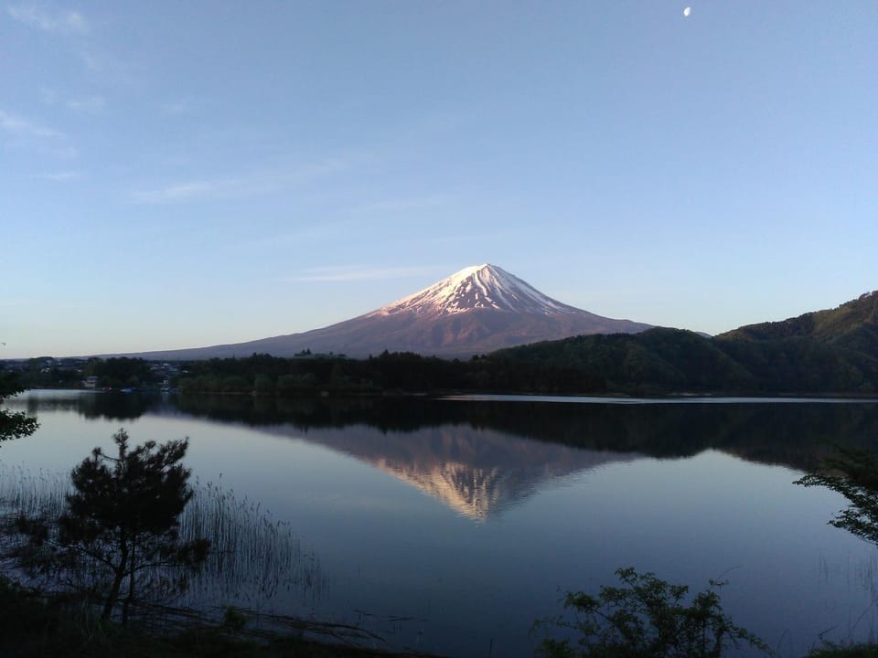 Nearby landmark, Neighbourhood, Natural landscape