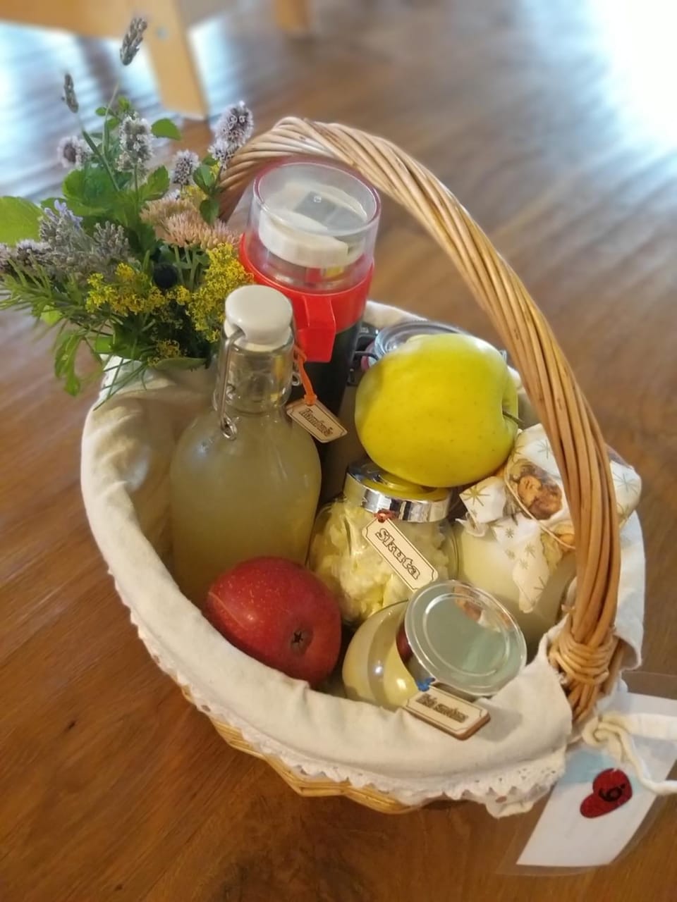Food and drinks, Food, Drinks