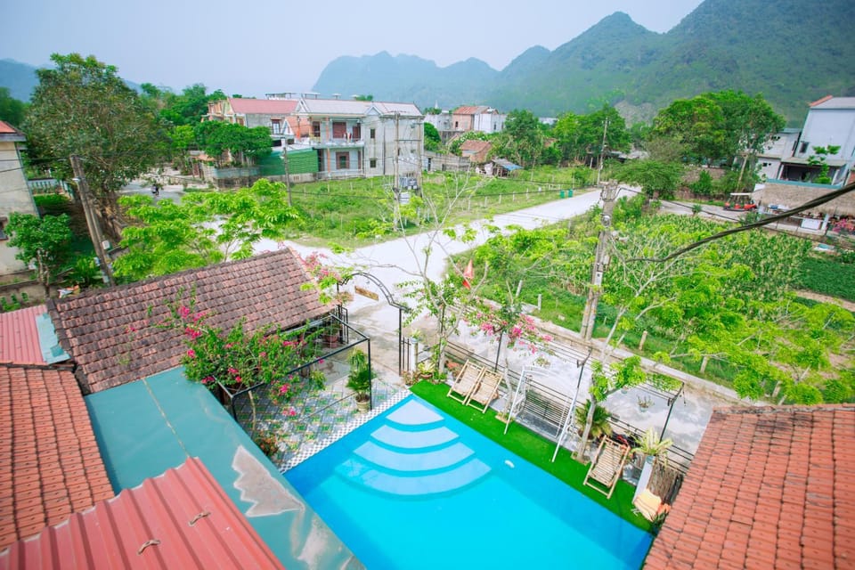 Property building, Nearby landmark, Natural landscape, Bird's eye view