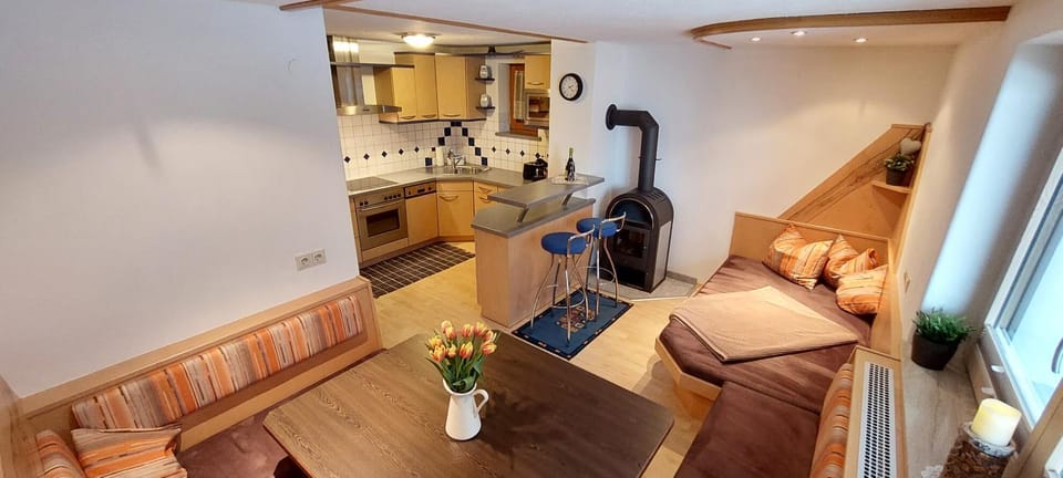 Living room, Dining area, kitchen