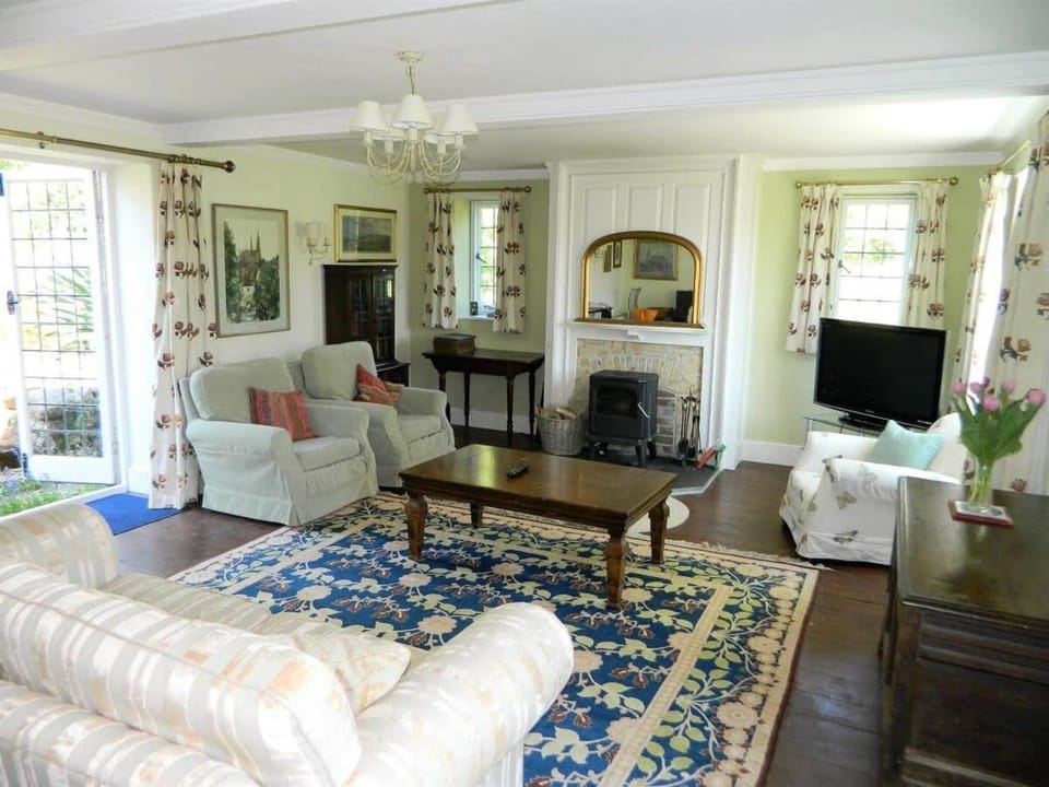 Victorian cottage overlooking the Plym Valley House in Plymouth