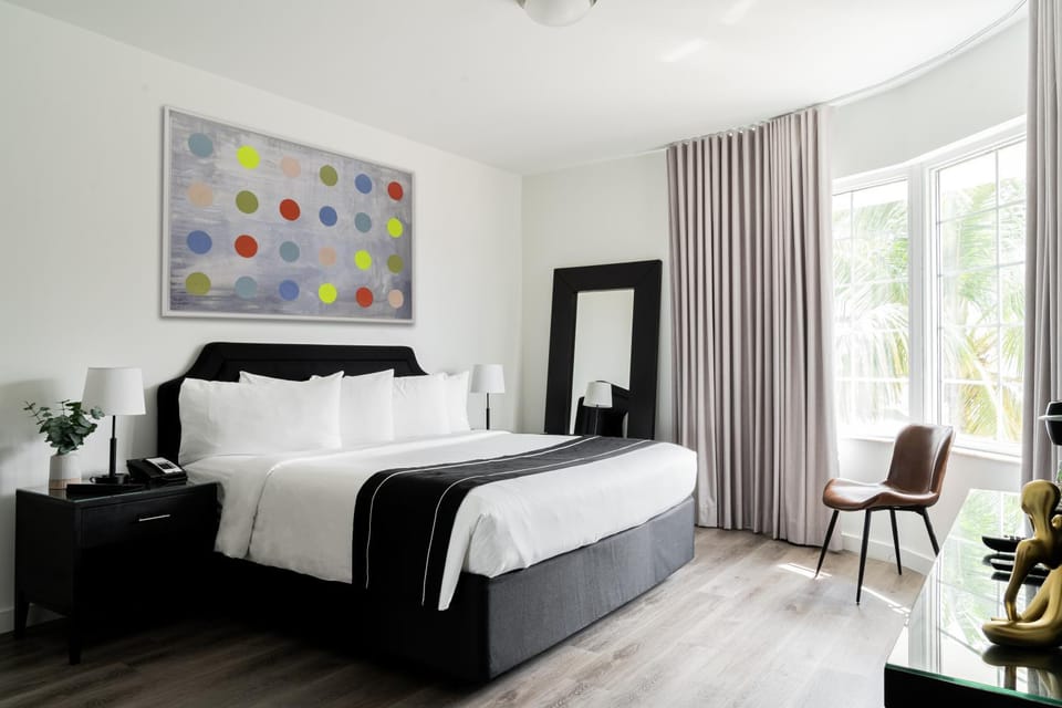 Bed, Seating area, Bedroom