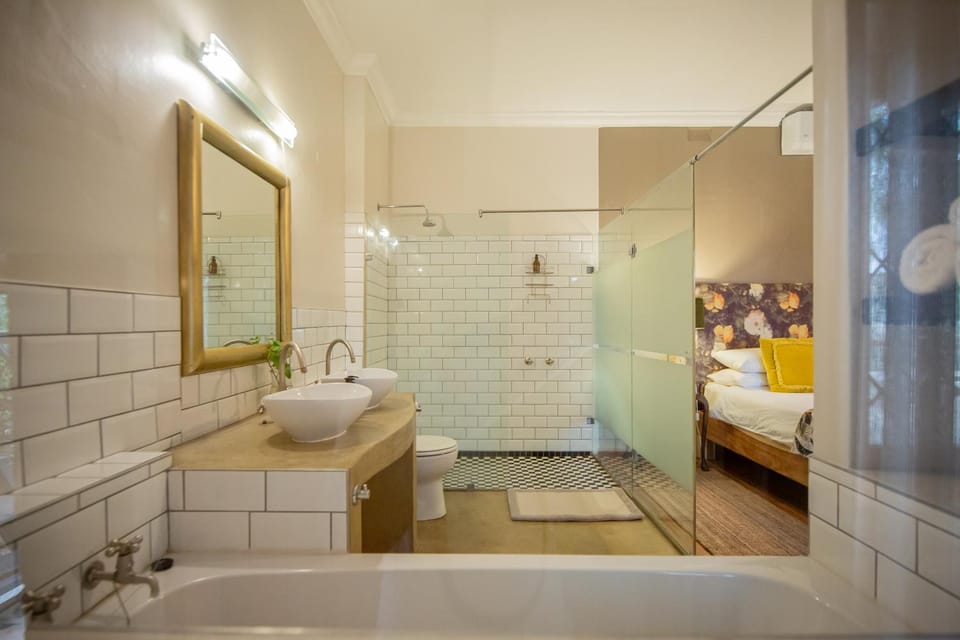 Shower, Toilet, Bathroom, Bath