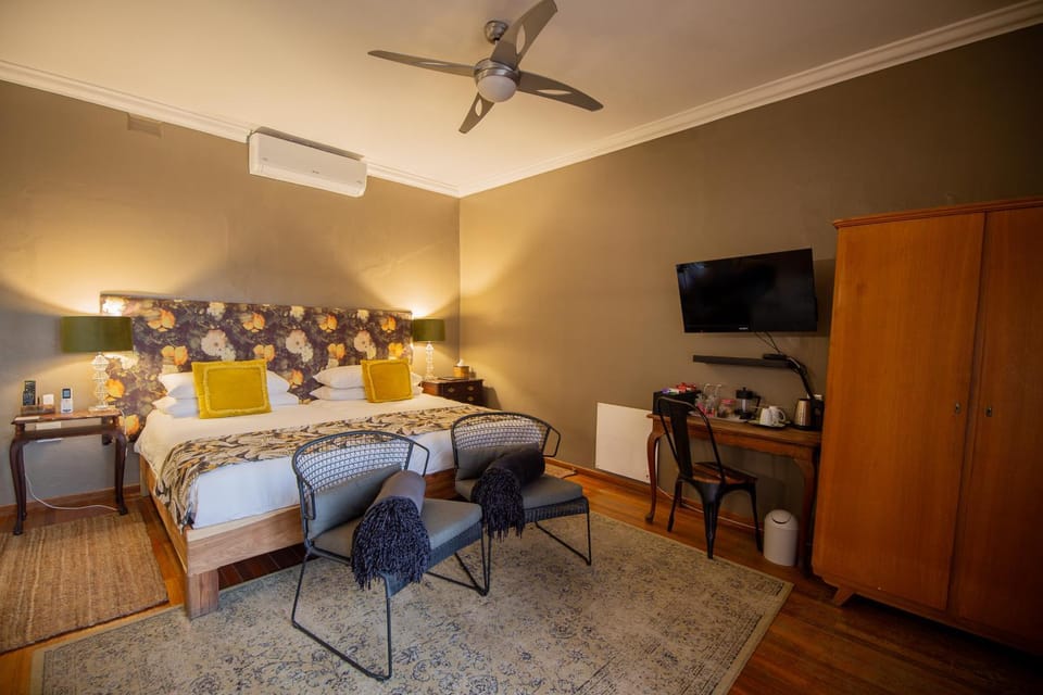 Bed, TV and multimedia, Photo of the whole room, Bedroom, air conditioner